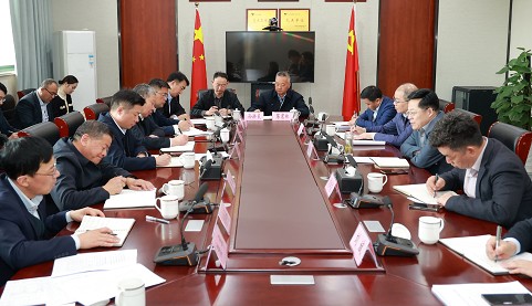 张乃文调研开云手机入口官网专用车公司1_眸目压缩.jpg